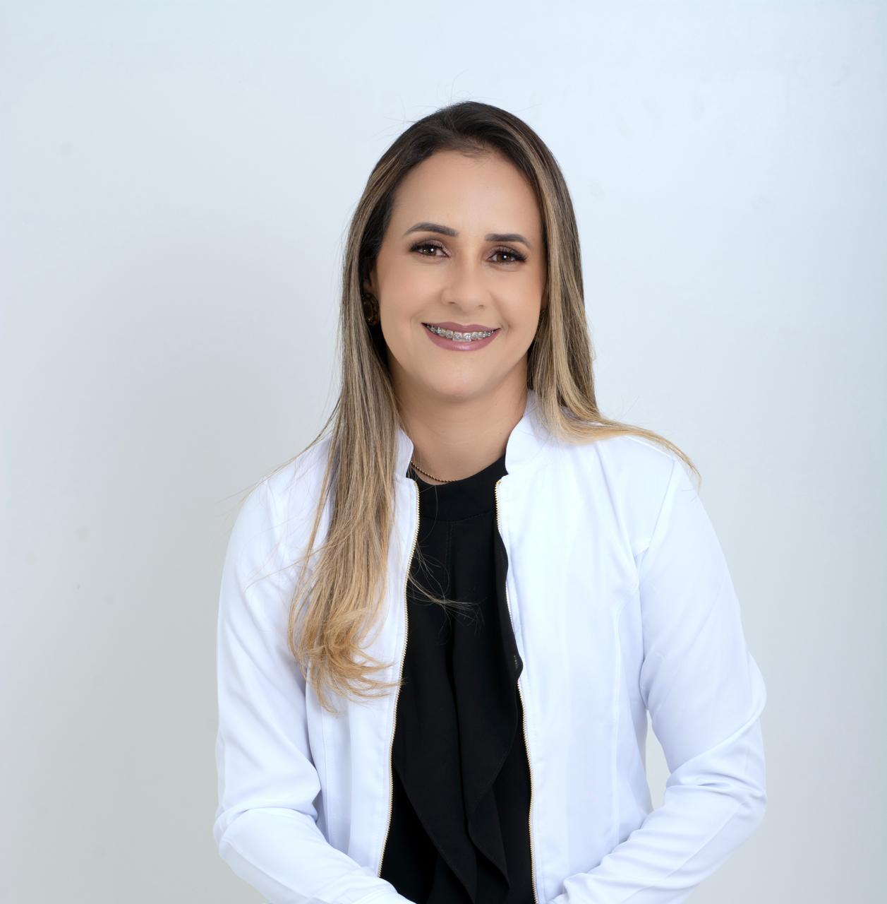ALINE LOYOLA